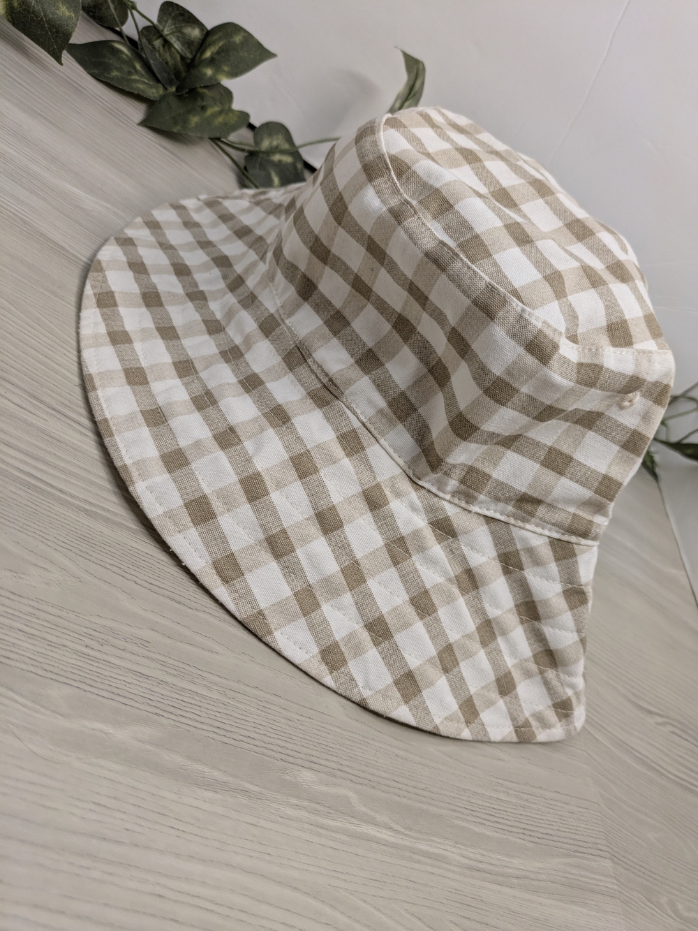 Universal Thread Beige and White Gingham Bucket Hat